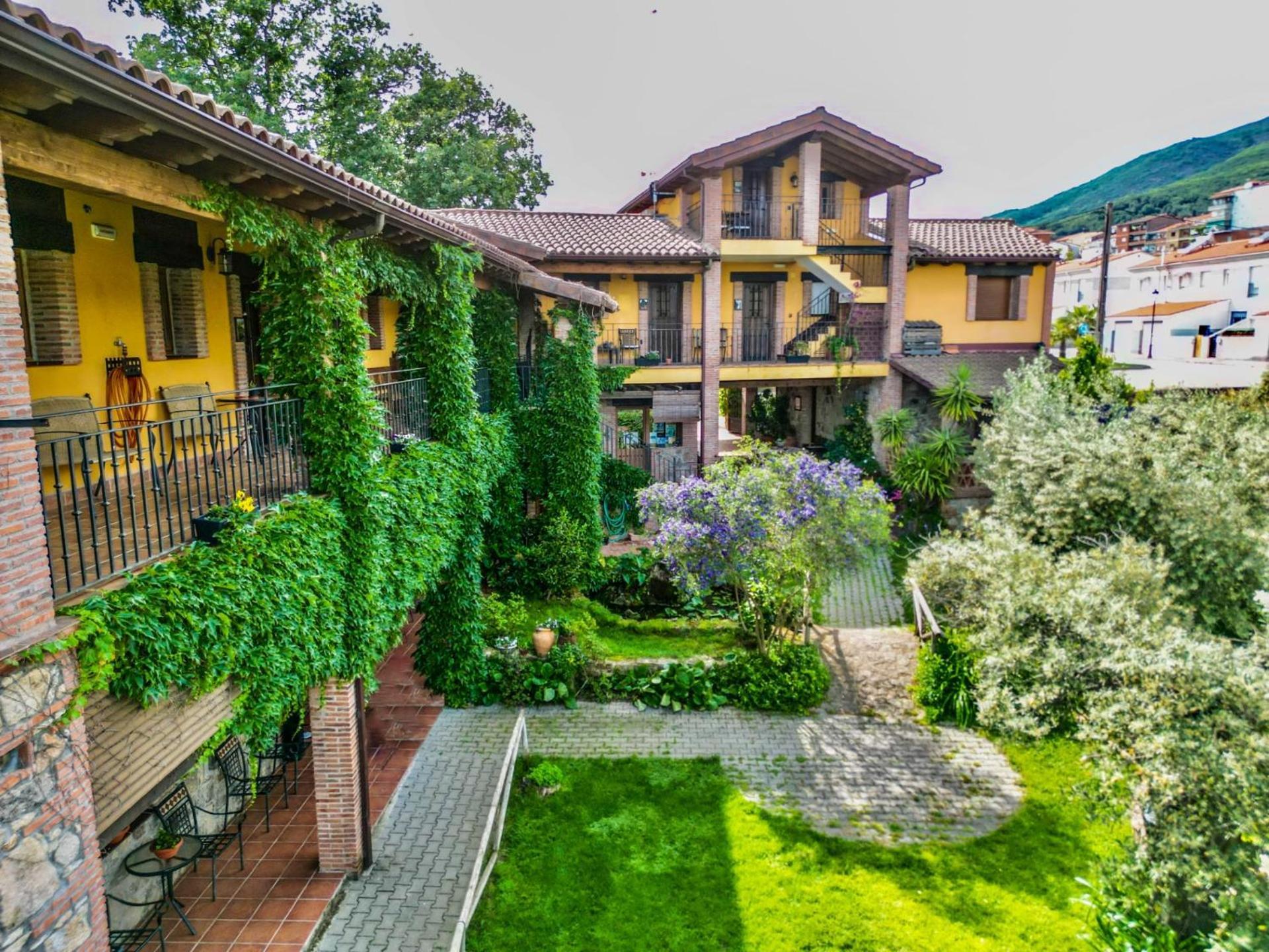Hotel Rural La Covacha Losar De La Vera Esterno foto