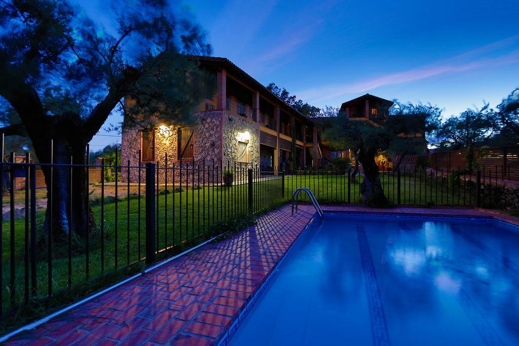 Hotel Rural La Covacha Losar De La Vera Esterno foto